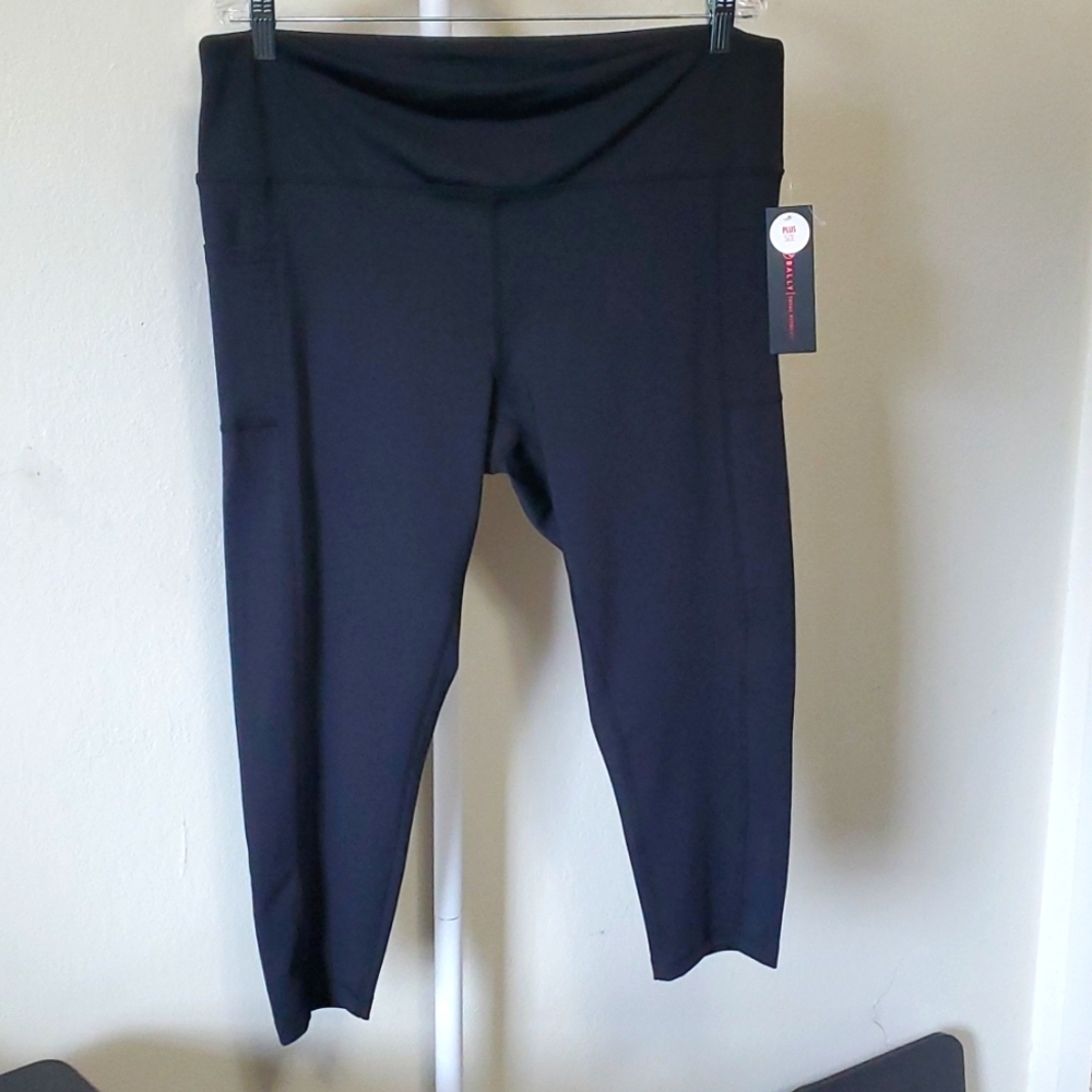 Bally Total Fitness Capri Pocket Legging Black 1X
